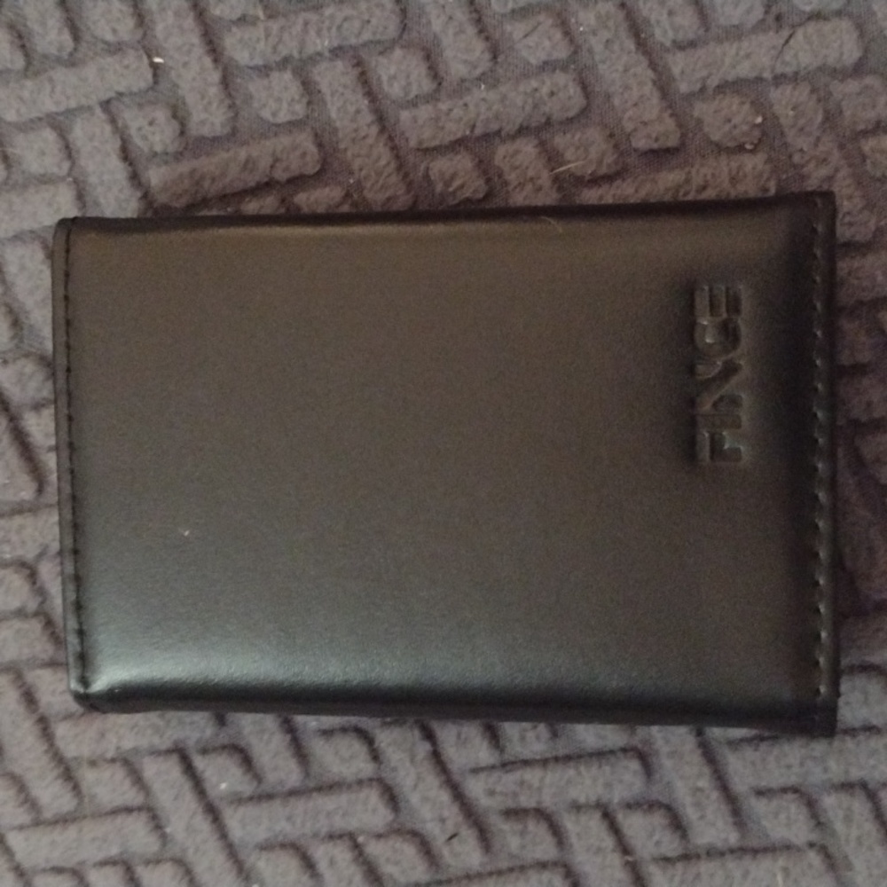 Fince men's wallet.
